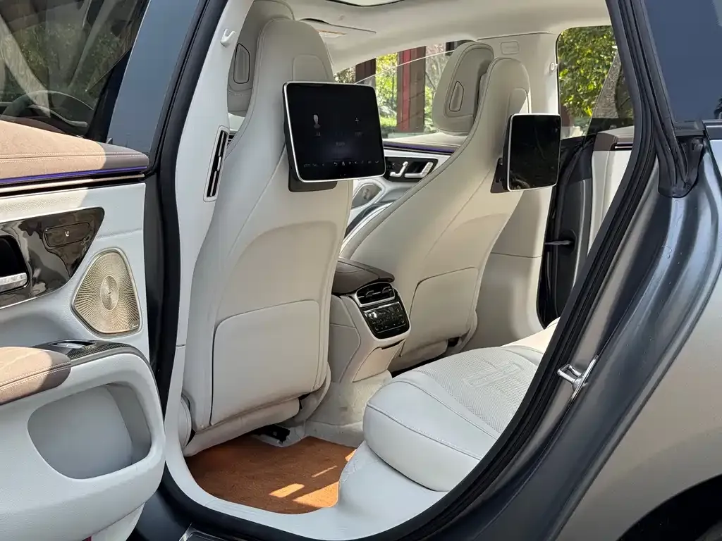 Mercedes-Benz EQS AMG — фото 6
