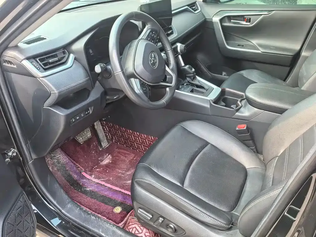 Toyota RAV4 — фото 3