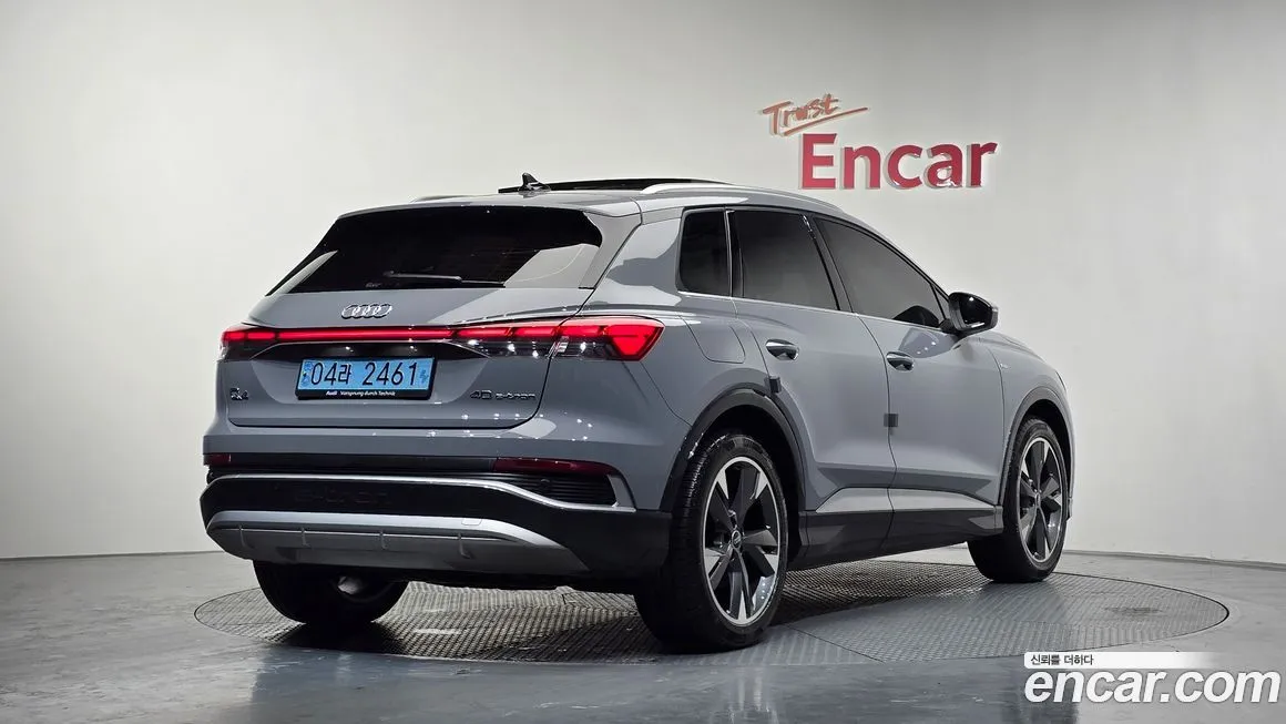 Audi Q4 e-tron — фото 10