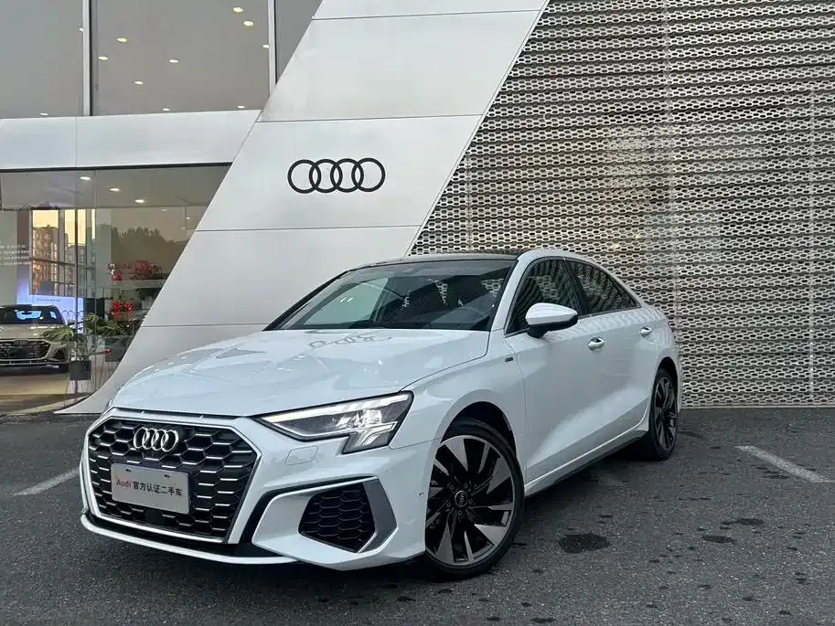 Audi A3 — фото 1
