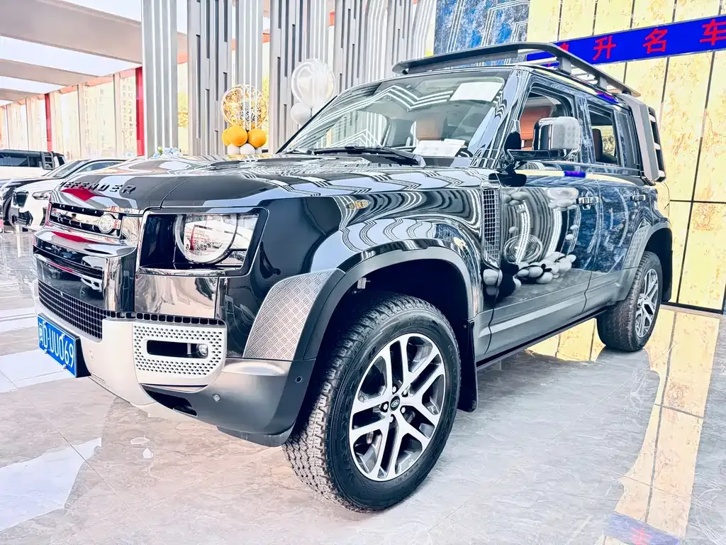 Land Rover Defender — фото 1