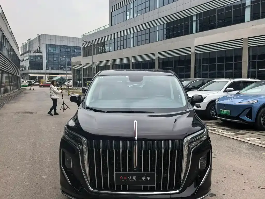 Hongqi HQ9 PHEV — фото 10