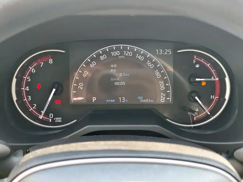 Toyota RAV4 — фото 2
