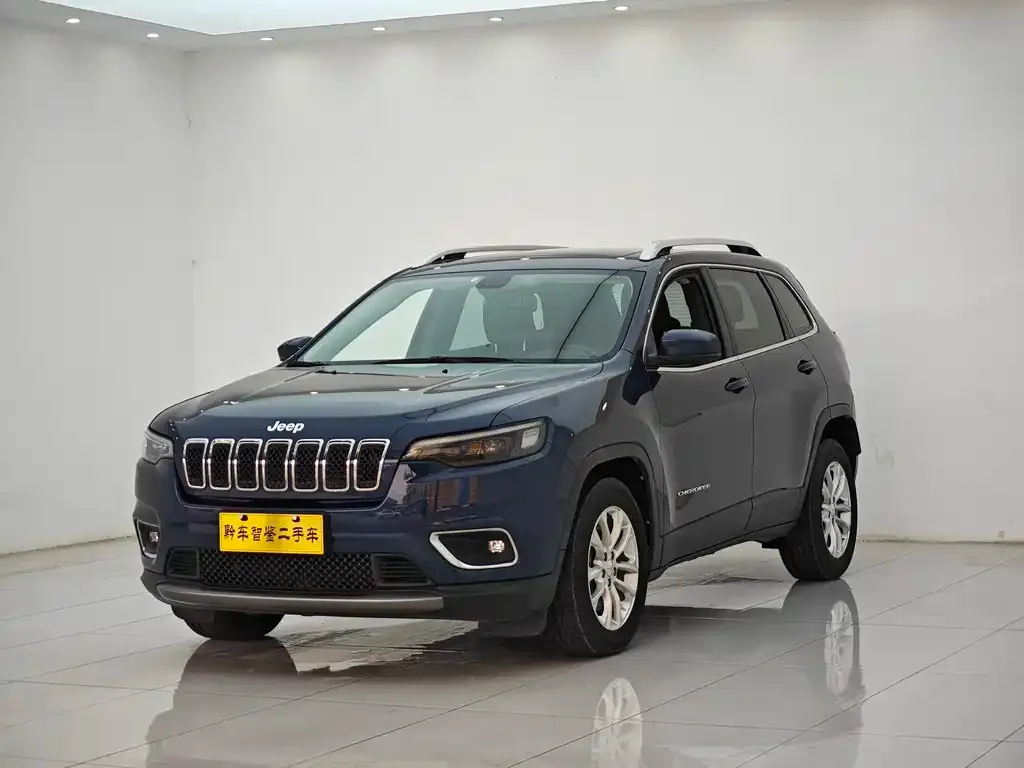 Jeep Cherokee — фото 1