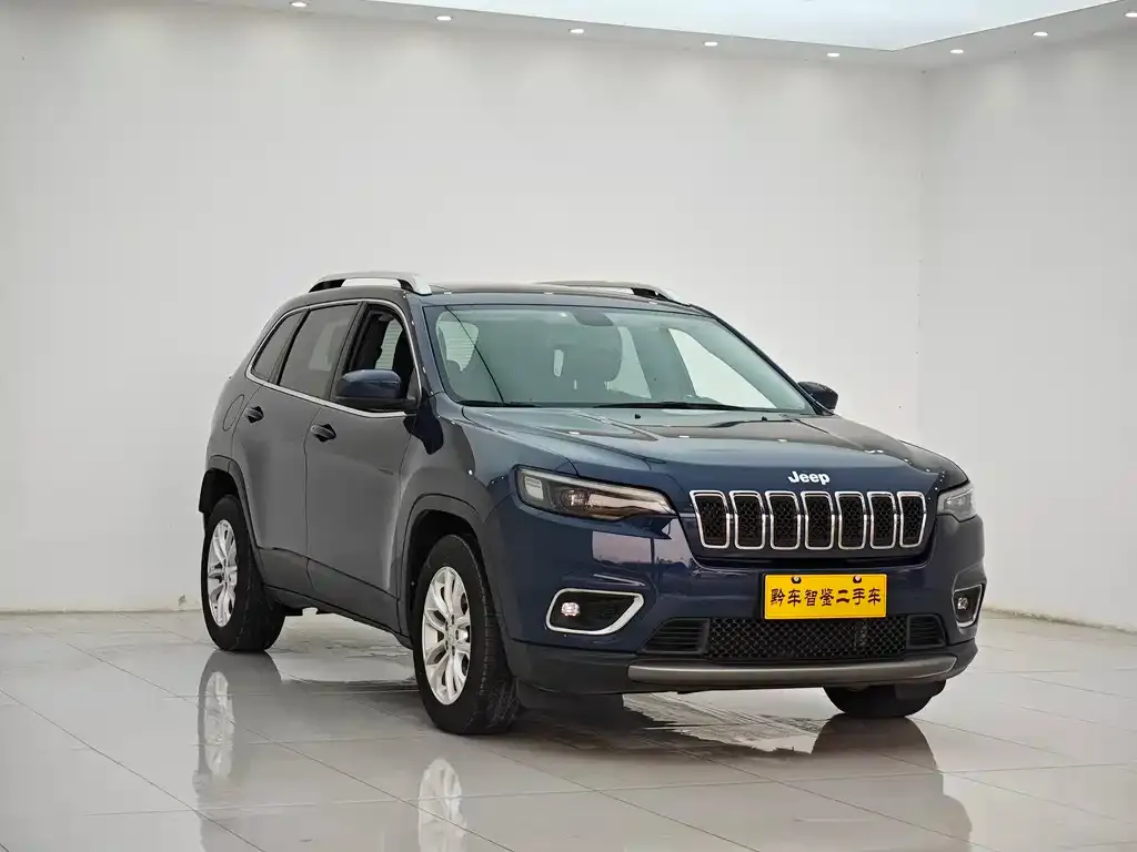Jeep Cherokee — фото 2