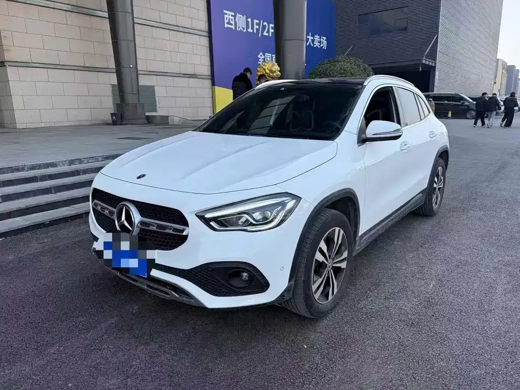 Mercedes-Benz GLA — фото 1