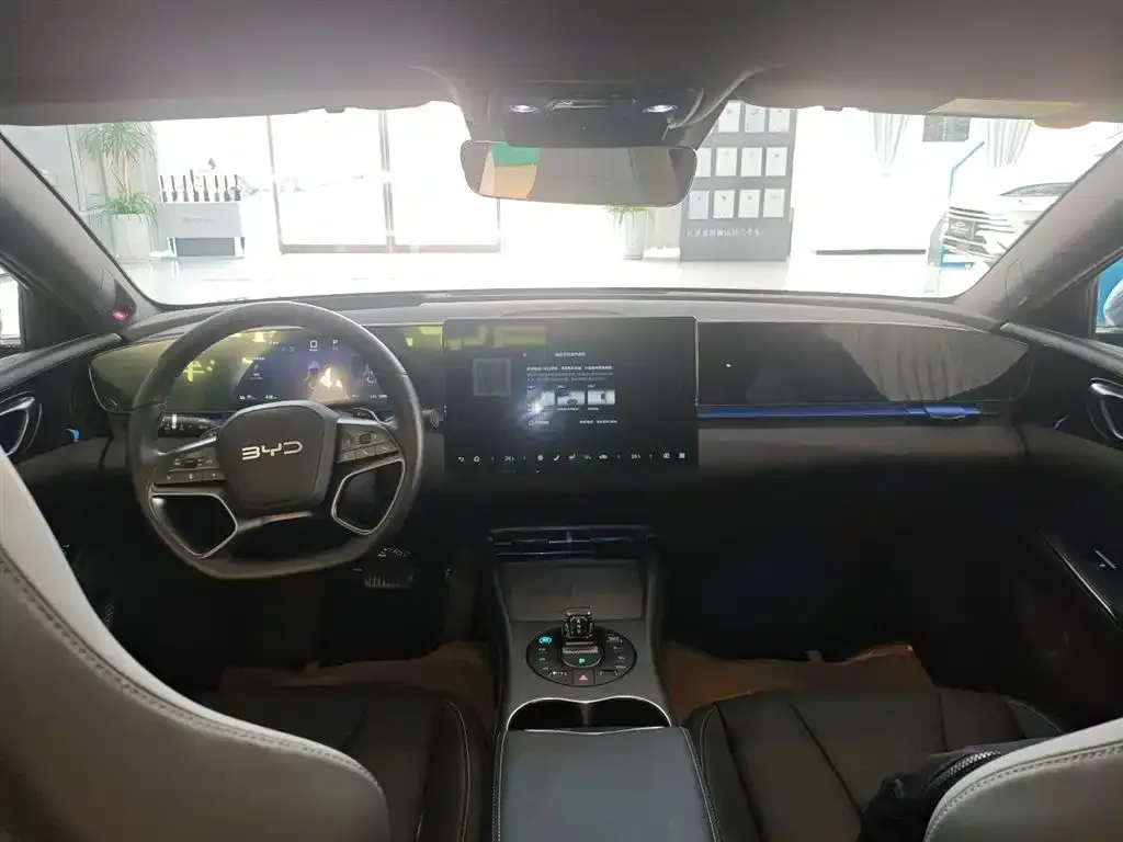 BYD Seal — фото 3
