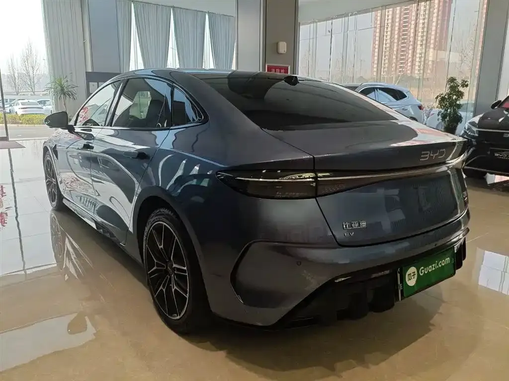 BYD Seal — фото 2