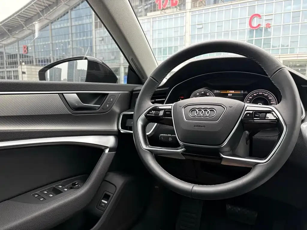 Audi A7L — фото 3