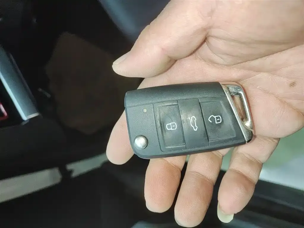 Volkswagen Lavida — фото 7
