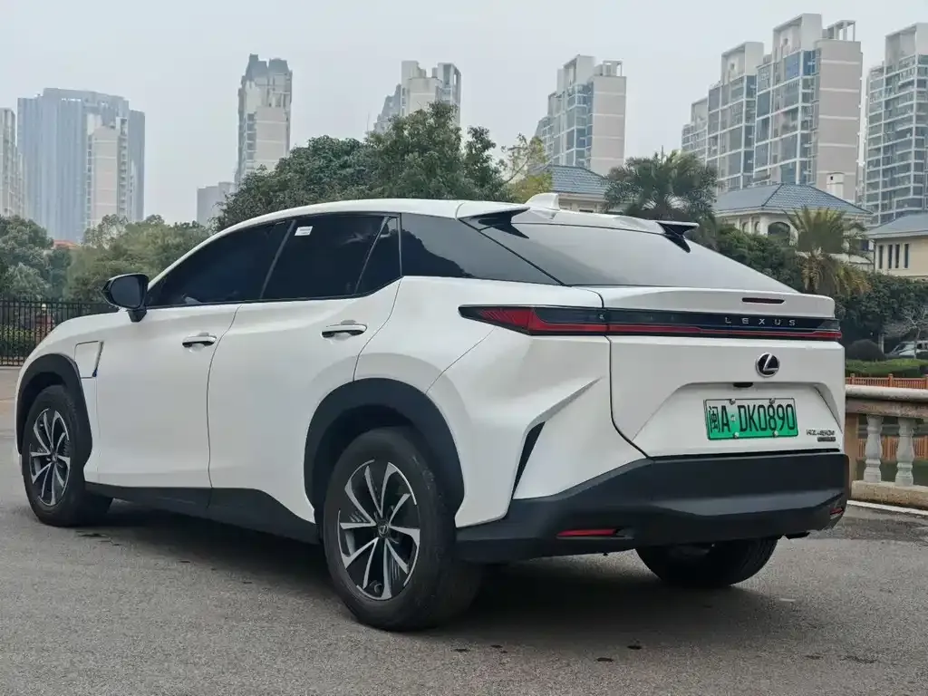 Lexus RZ — фото 2