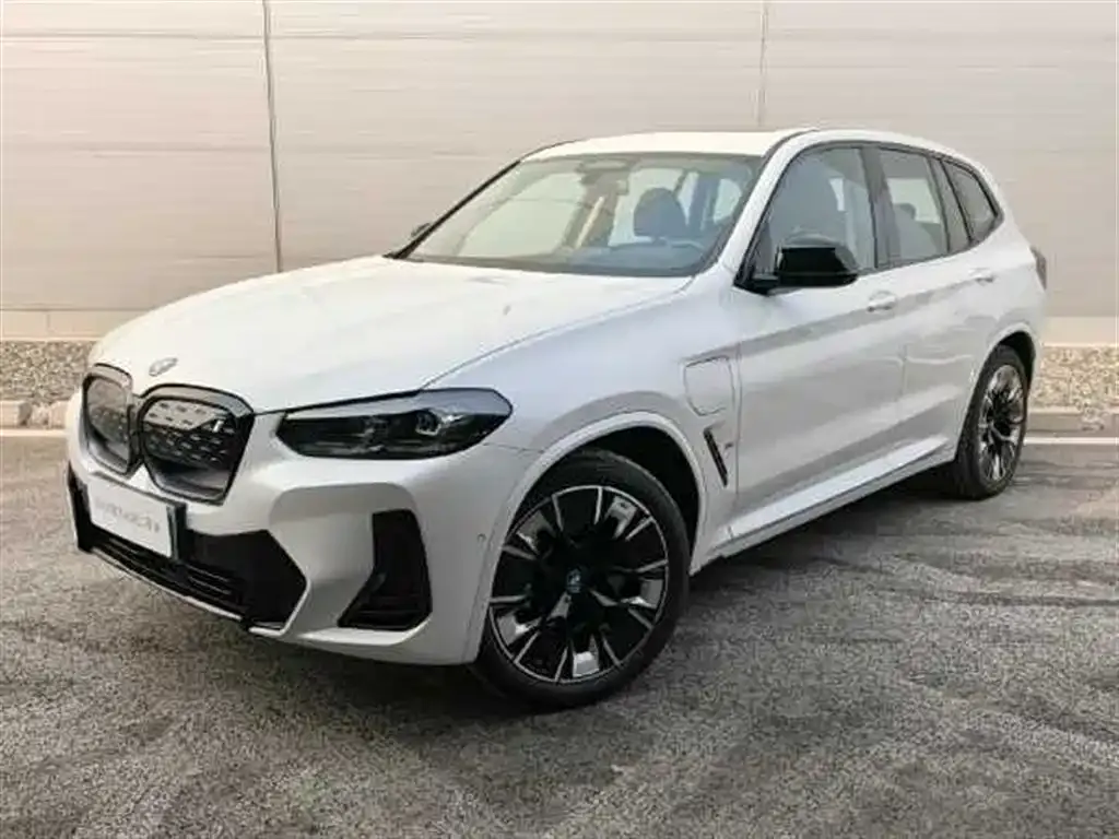 BMW iX3 — фото 1