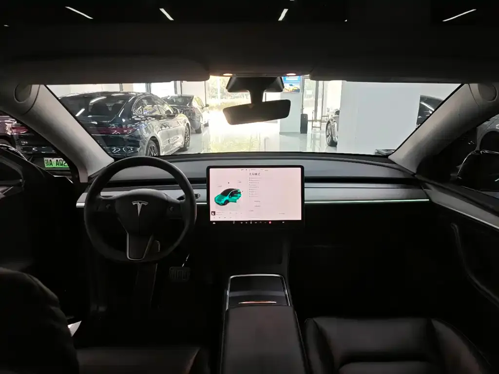 Tesla Model Y — фото 3