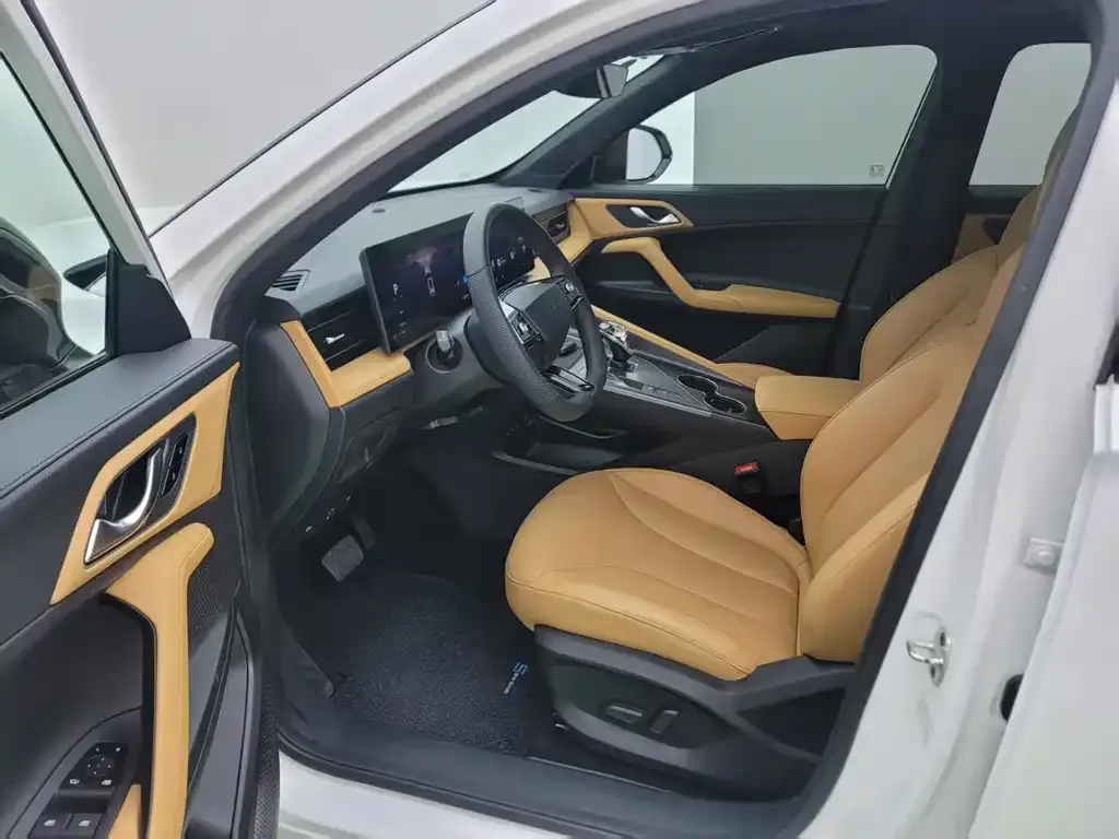 Roewe RX5 New Energy — фото 10