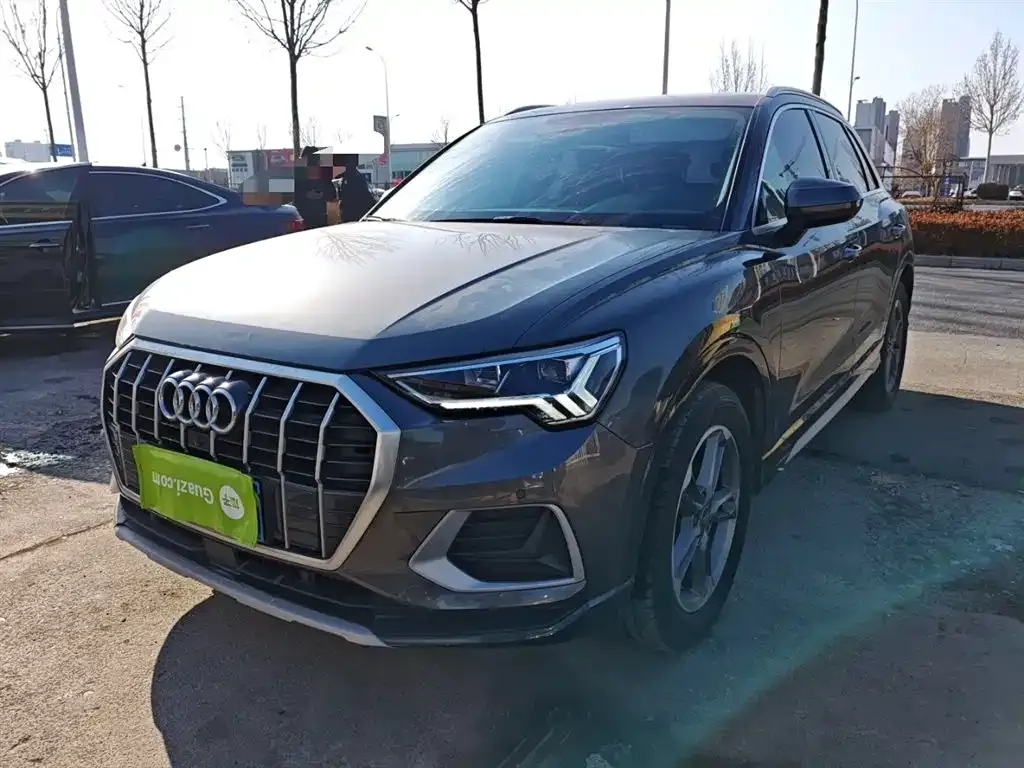 Audi Q3 — фото 1