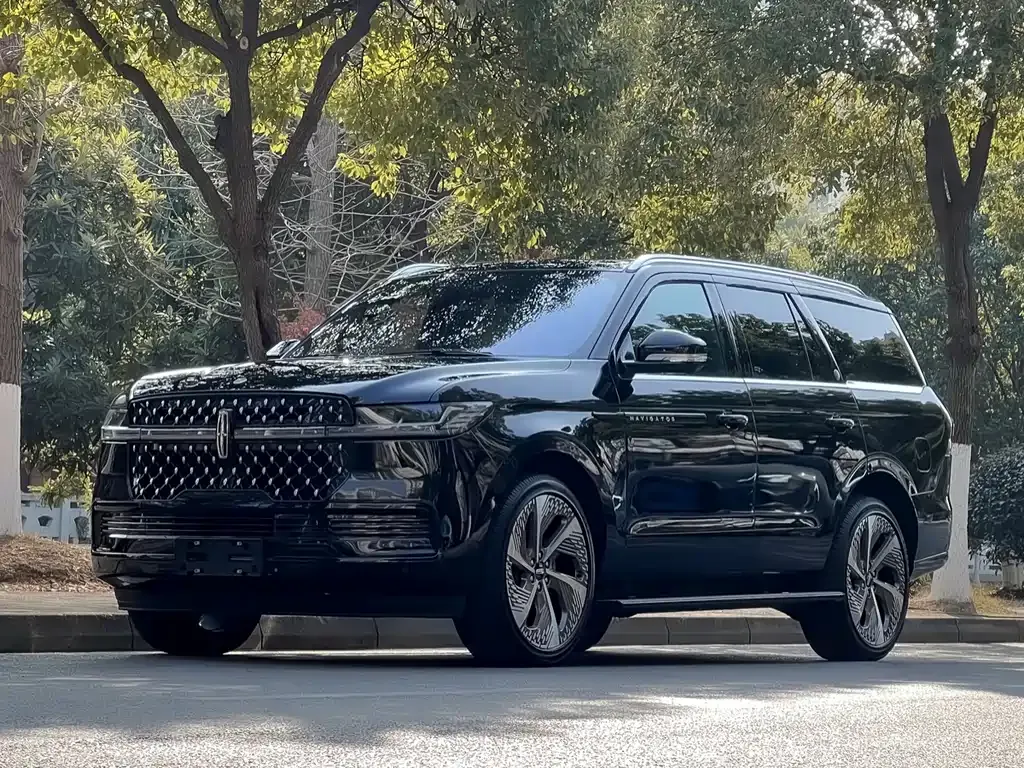 Lincoln Navigator — фото 1