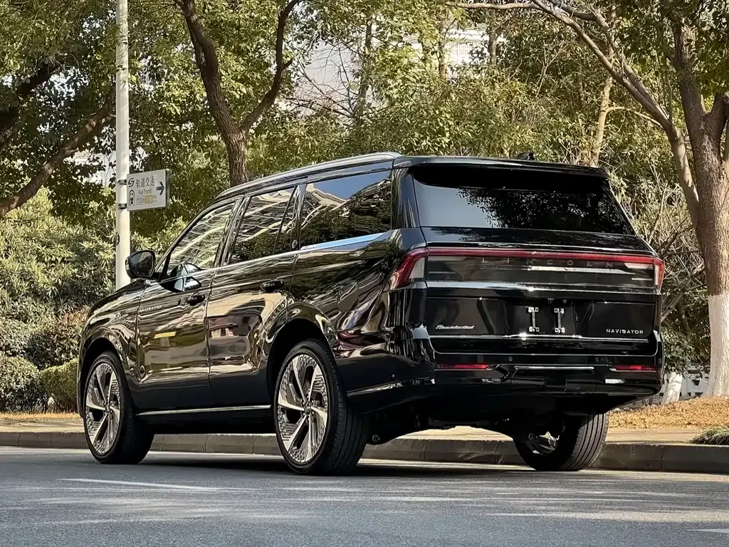 Lincoln Navigator — фото 10