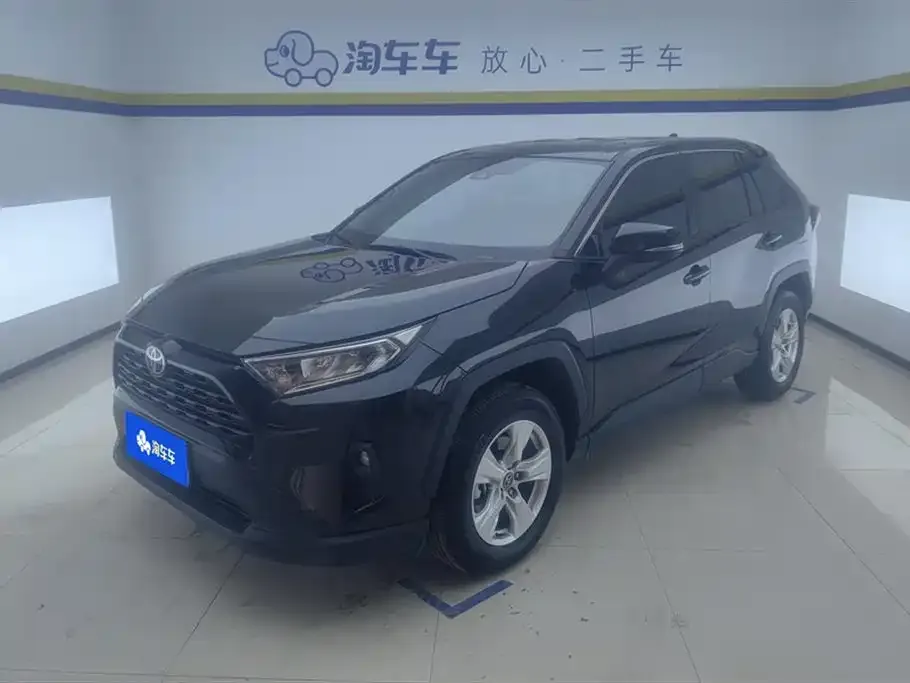 Toyota RAV4 — фото 1