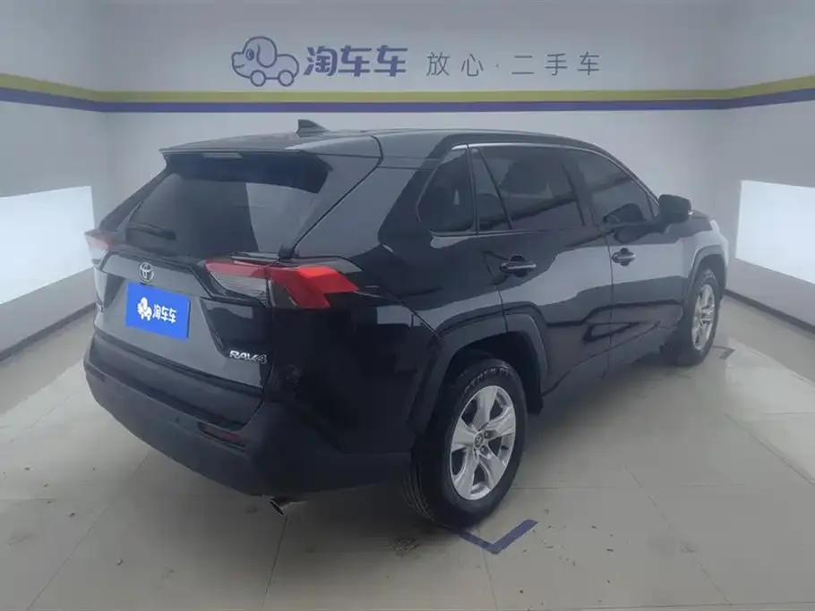 Toyota RAV4 — фото 4