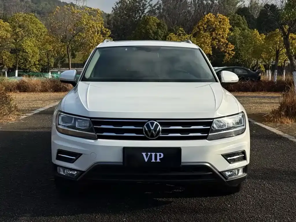Volkswagen Tiguan L — фото 5