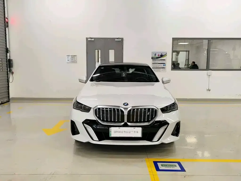 BMW i5 — фото 4