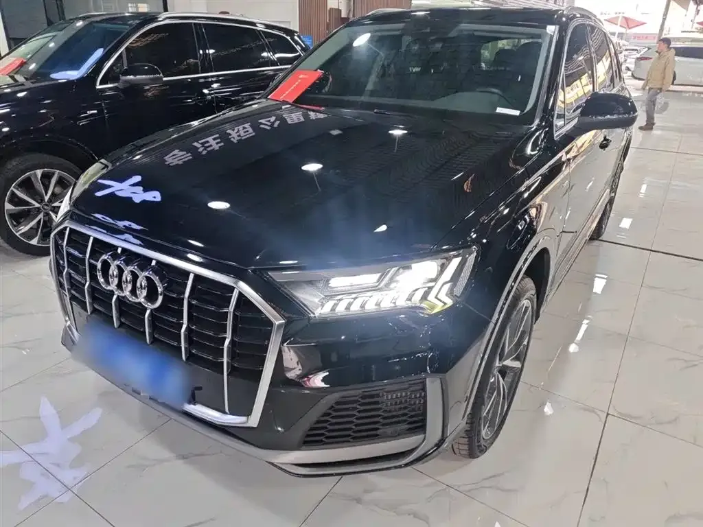 Audi Q7 — фото 1