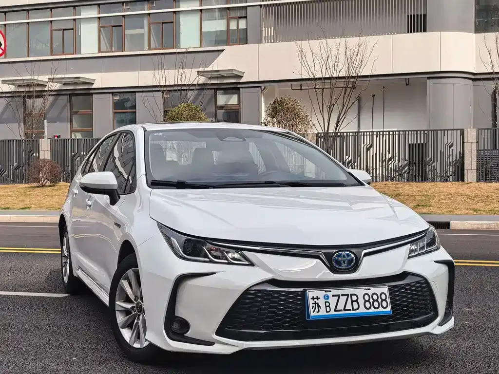 Toyota Corolla — фото 4