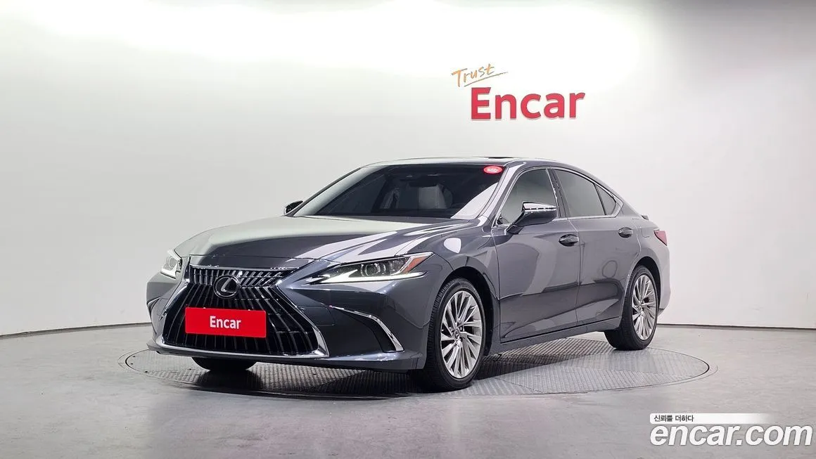 Lexus ES — фото 1