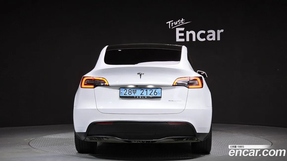 Tesla Model Y — фото 3