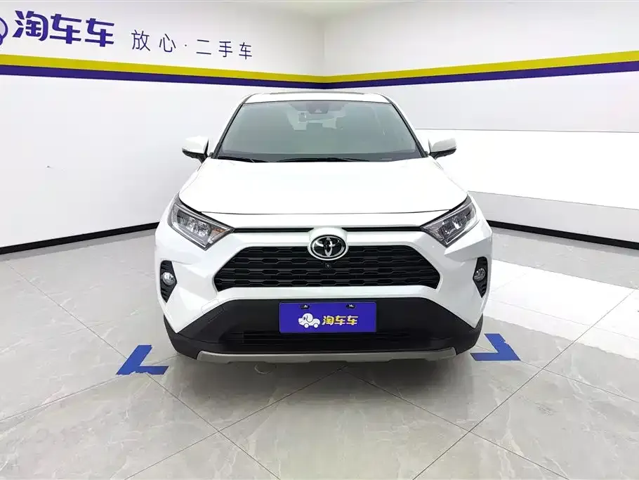 Toyota RAV4 — фото 2