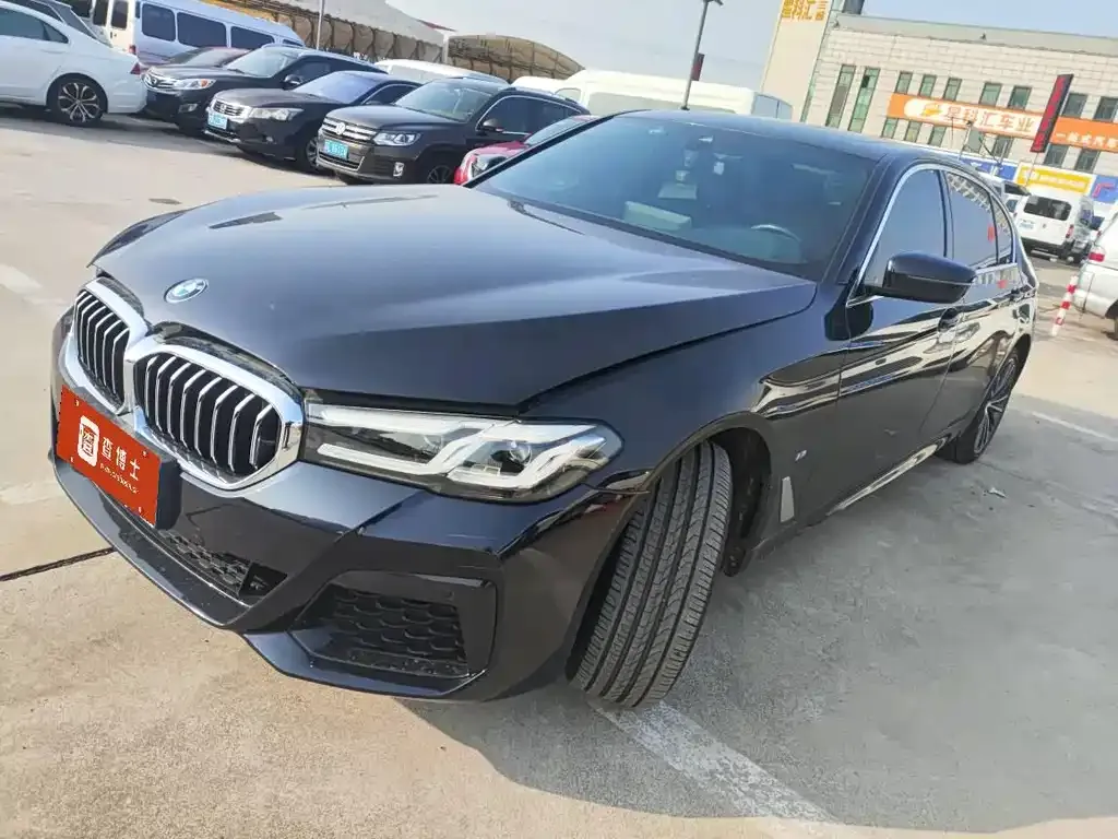 BMW 5 Series — фото 1