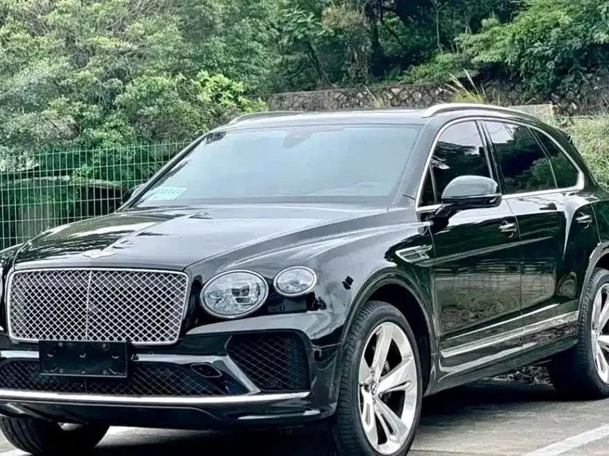 Bentley Bentayga — фото 1