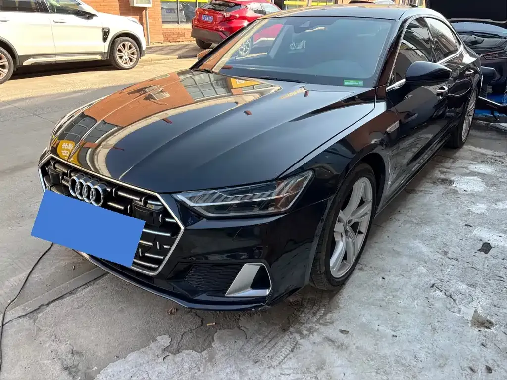 Audi A7L — фото 1