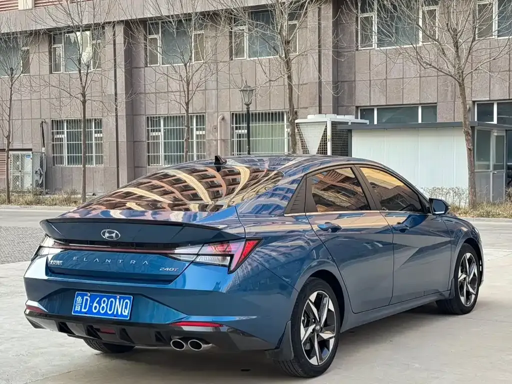 Hyundai Elantra — фото 9