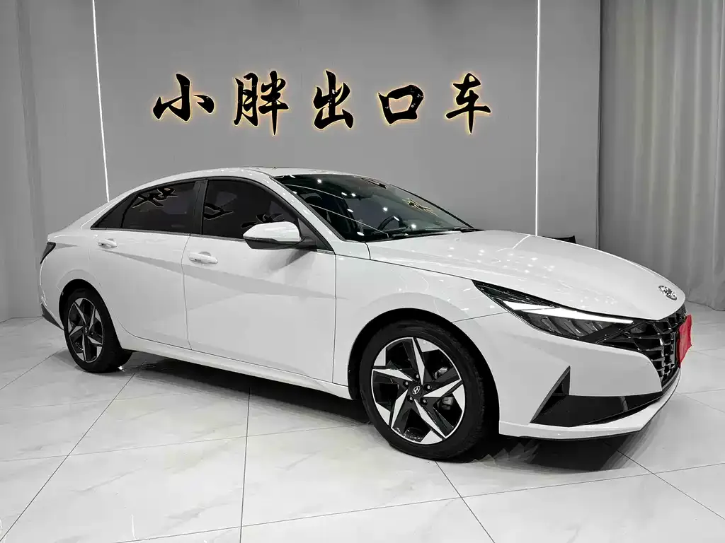 Hyundai Elantra — фото 3