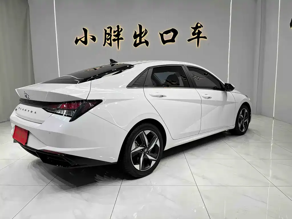Hyundai Elantra — фото 4