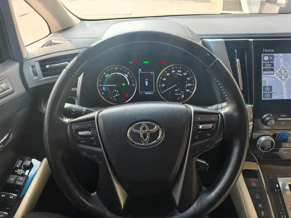 Toyota Alphard — фото 5
