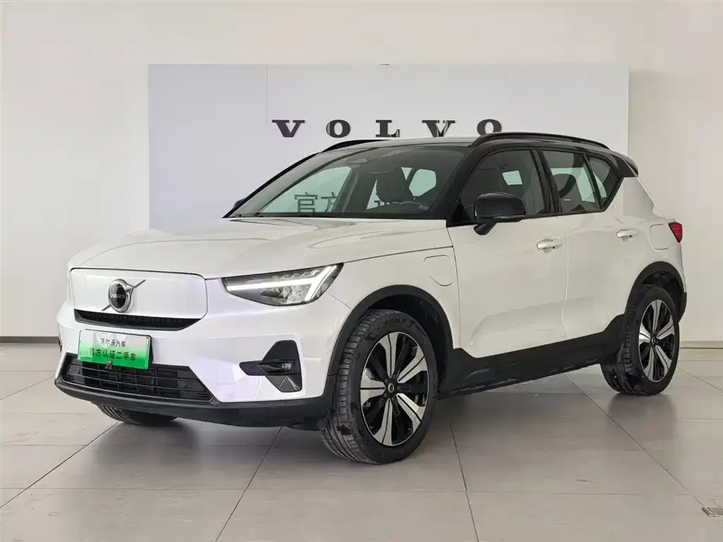 Volvo XC40 NEV — фото 1