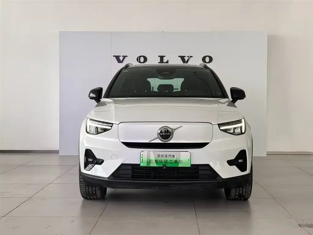 Volvo XC40 NEV — фото 2
