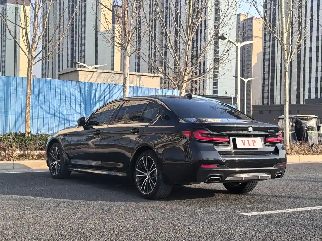 BMW 5 Series — фото 10