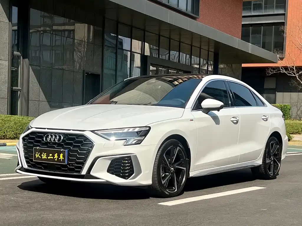 Audi A3 — фото 1