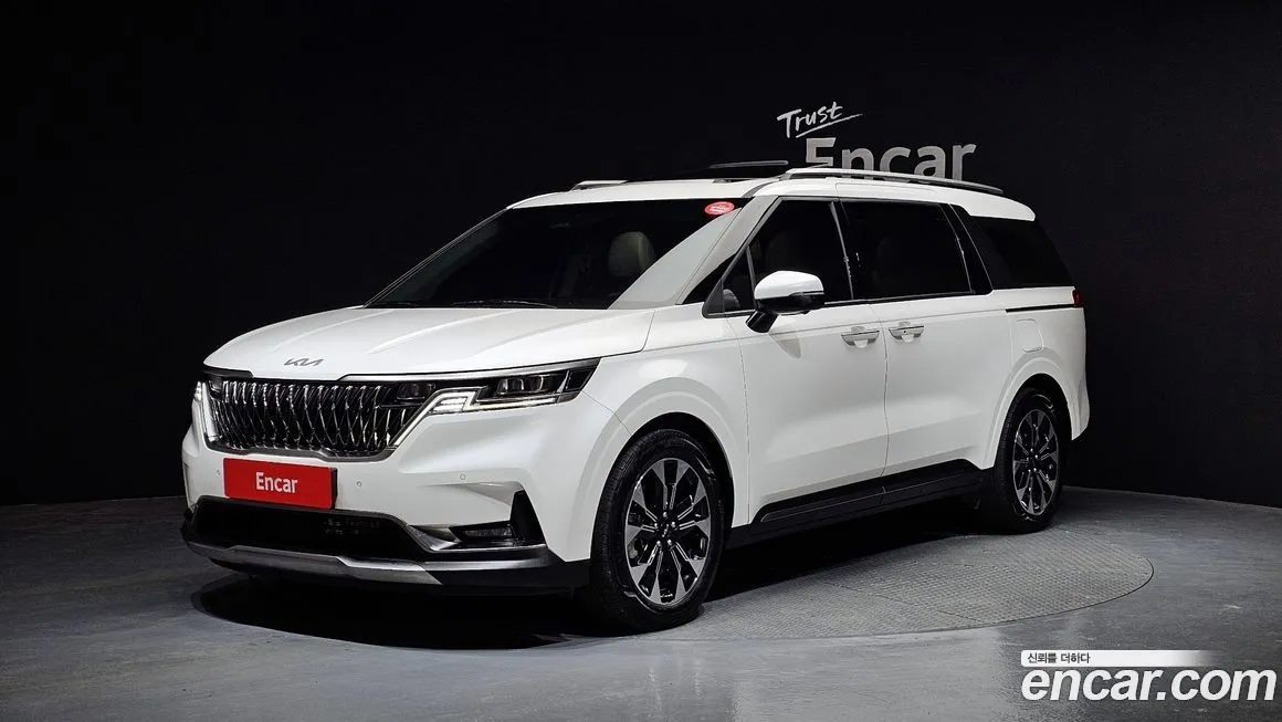 Kia Carnival — фото 1