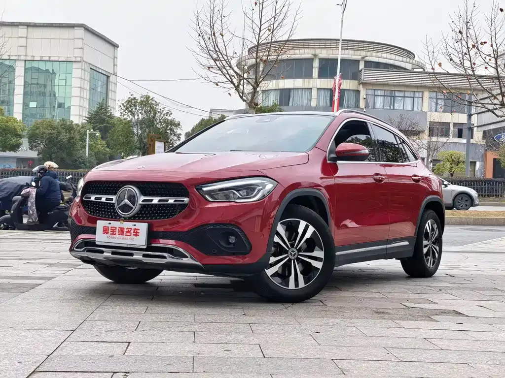 Mercedes-Benz GLA — фото 1