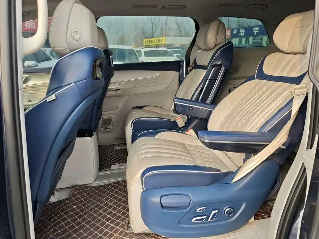 Roewe iMAX8 — фото 2