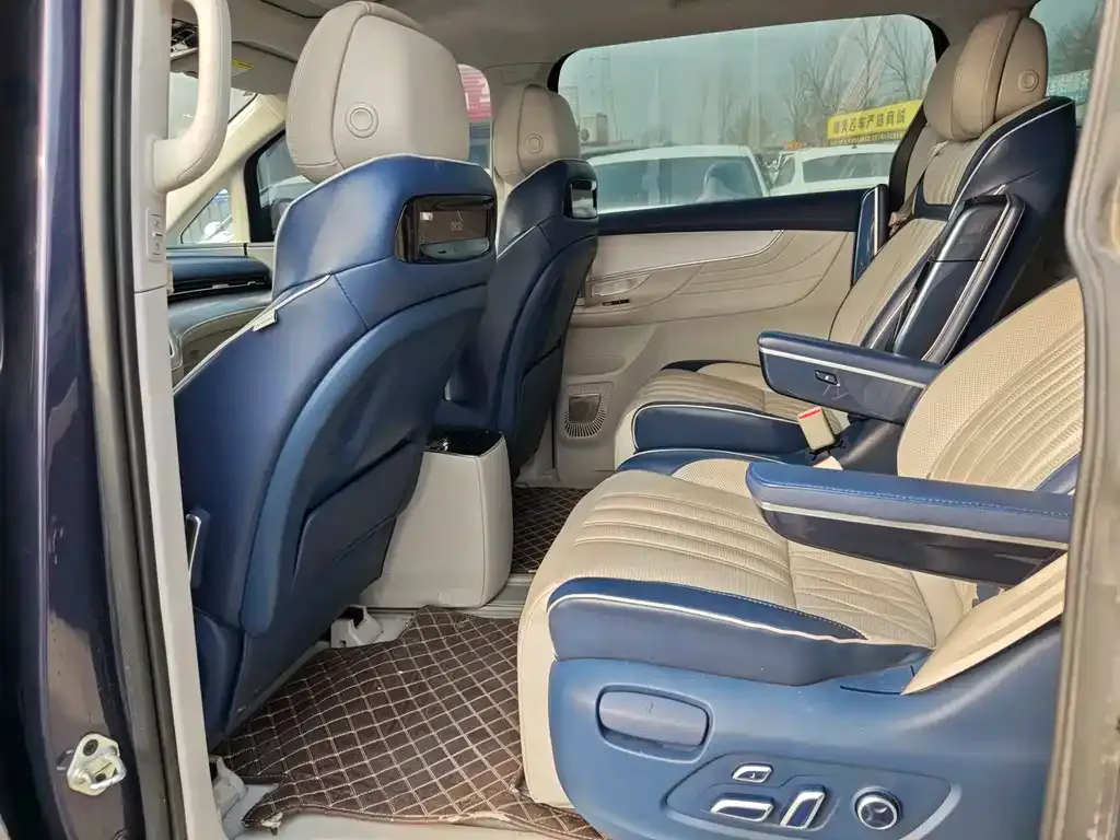 Roewe iMAX8 — фото 8