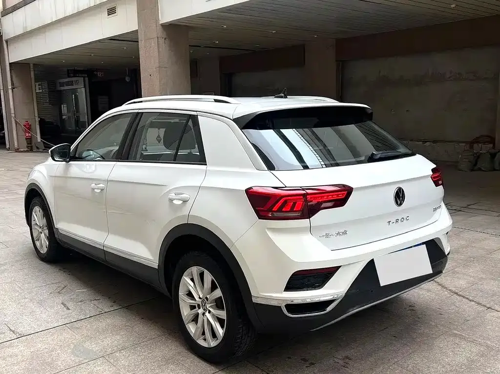 Volkswagen T-Roc — фото 5