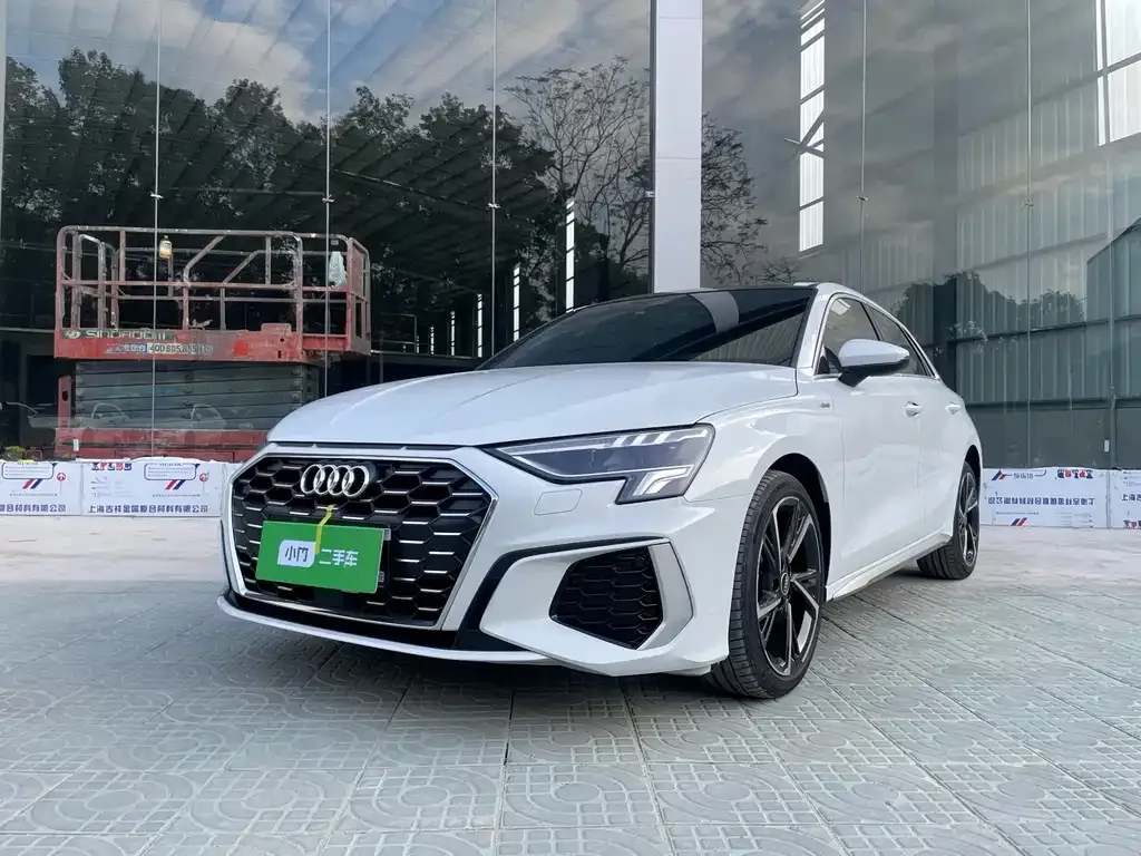 Audi A3 — фото 1
