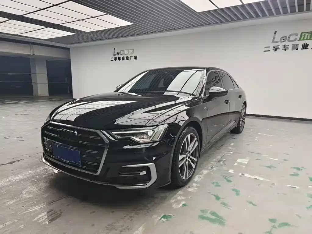 Audi A6L — фото 1