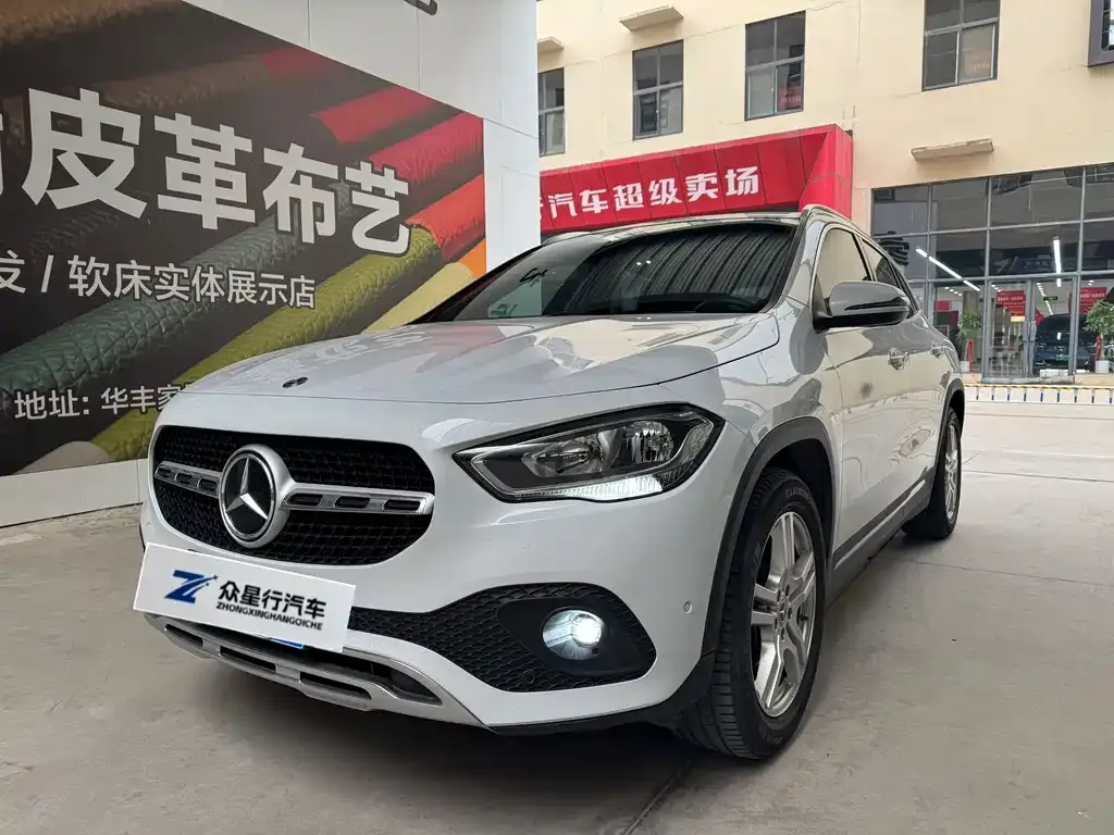 Mercedes-Benz GLA — фото 1
