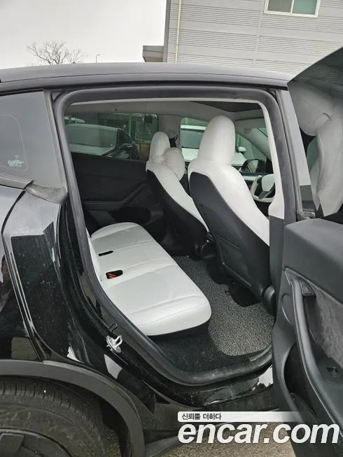 Tesla Model Y — фото 2